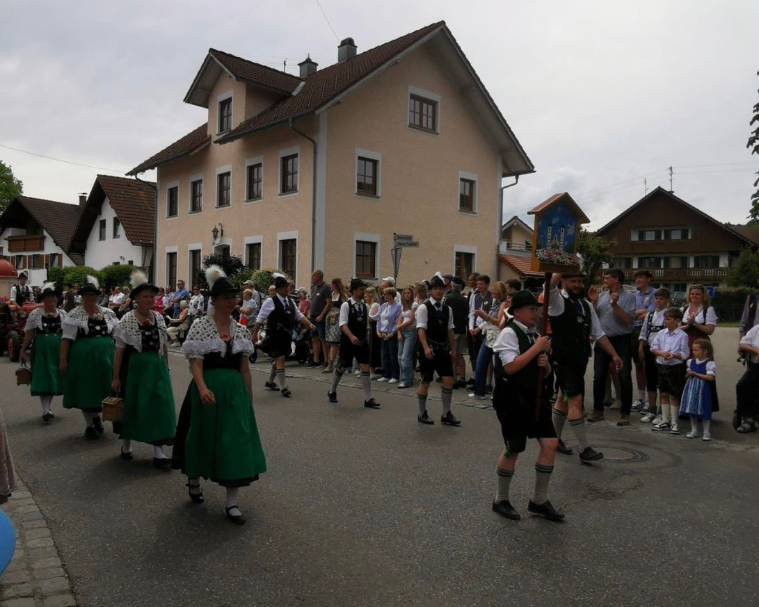 dfb320a0-2e18-4a40-b6cd-3b99a37919c9.jpg